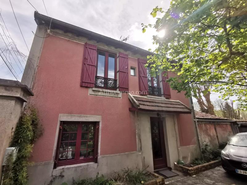 Maison - 203 m² - 8 pièces