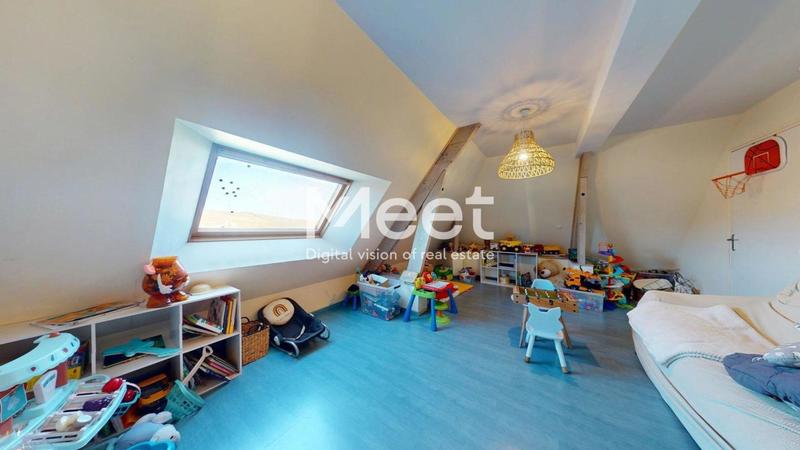 Maison - 210 m² - 8 pièces