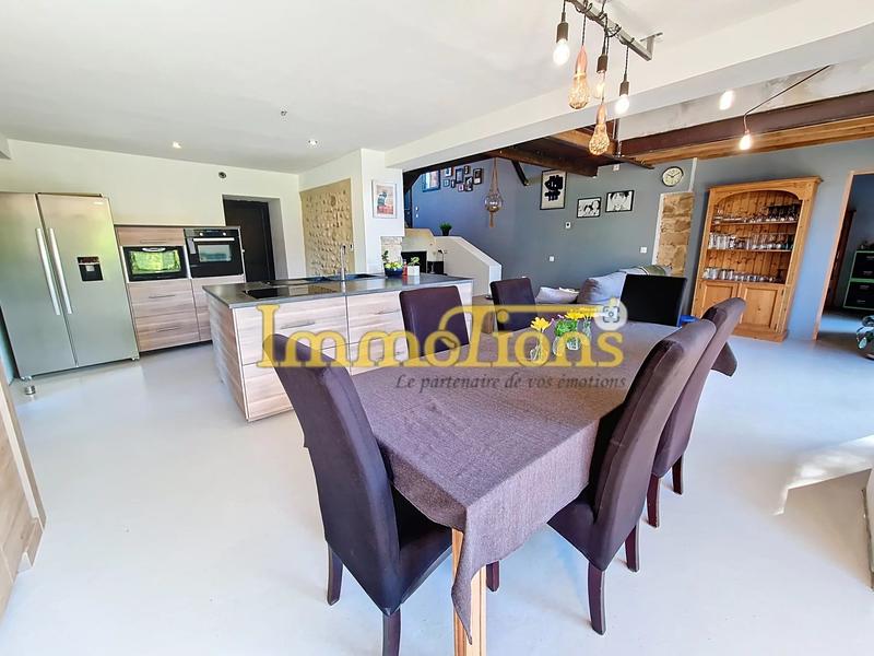 Maison - 217 m² - 9 pièces