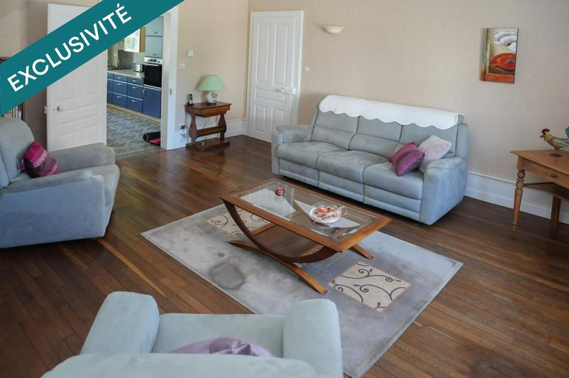 Maison - 335 m² - 11 pièces