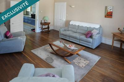 Maison - 335 m² - 11 pièces