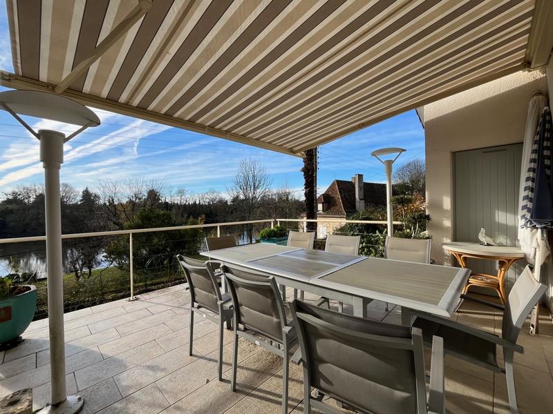 Maison - 196 m² - 6 pièces