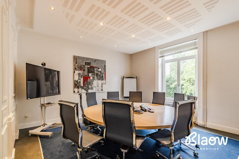 Maison - 345 m² - 18 pièces