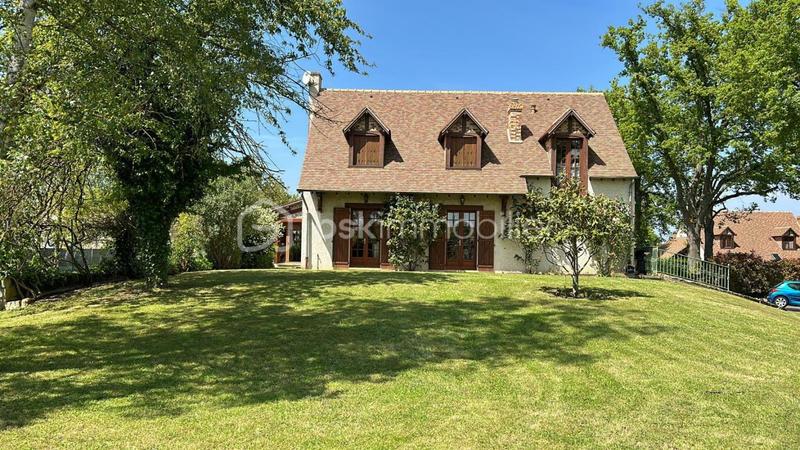 Maison - 306 m² - 8 pièces