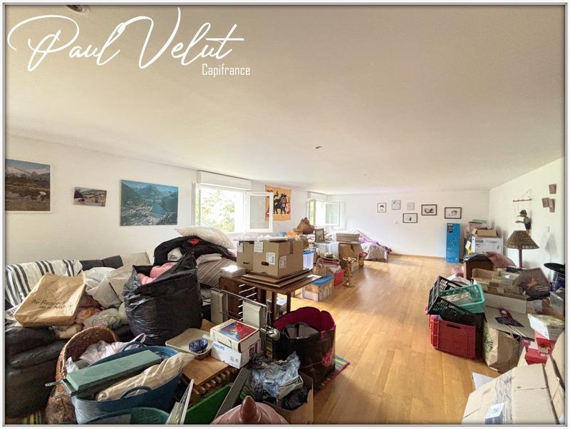 Maison - 235 m² - 9 pièces