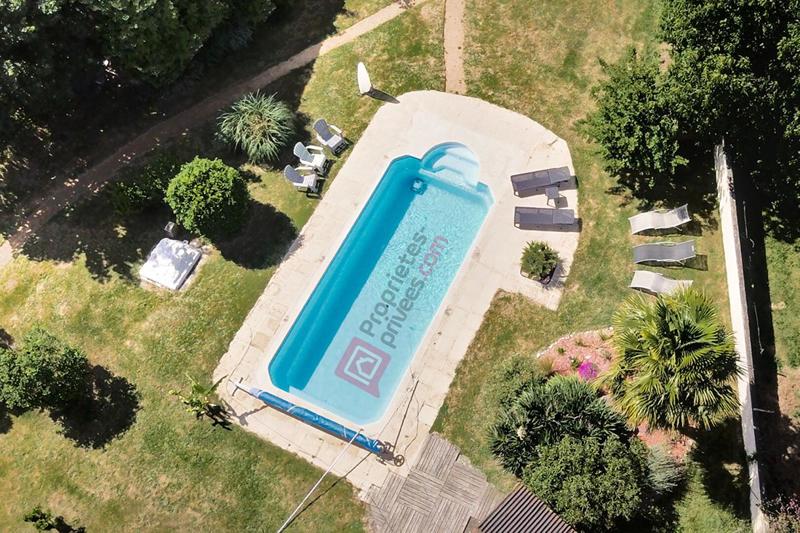 Maison - 232 m² - 7 pièces