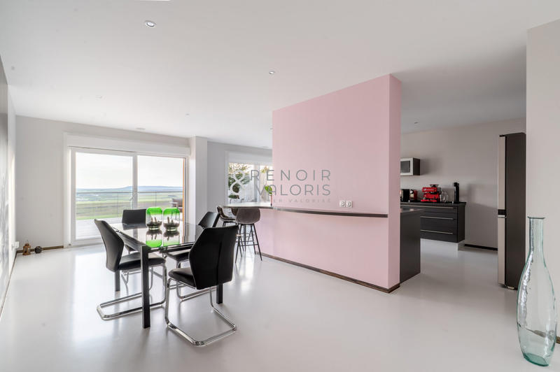 Maison - 223 m² - 6 pièces