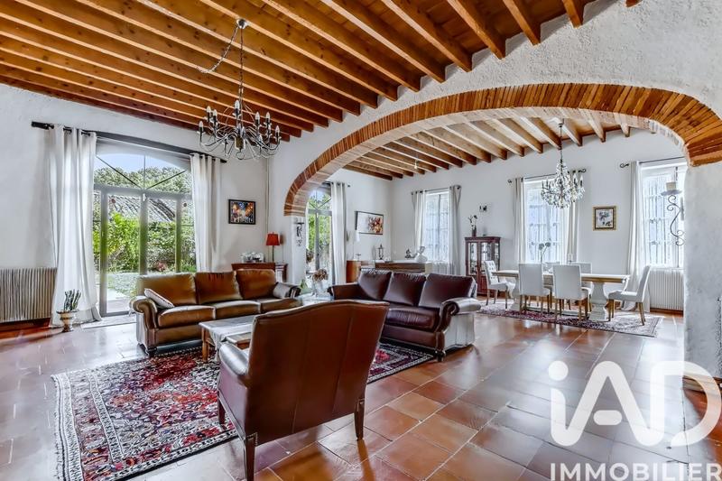 Maison - 435 m² - 11 pièces