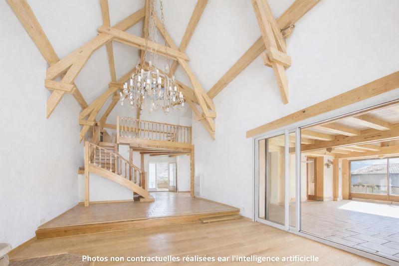 Maison - 237 m² - 7 pièces