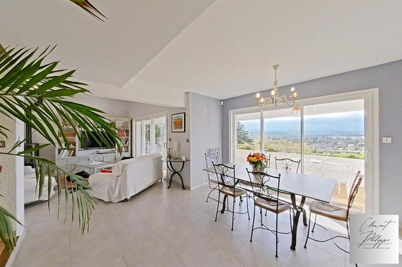 Villa - 130 m² - 7 pièces