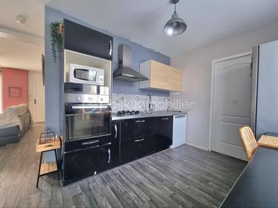 Maison traditionnelle - 98 m² - 4 pièces