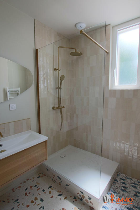 Appartement - 81 m² - 6 pièces