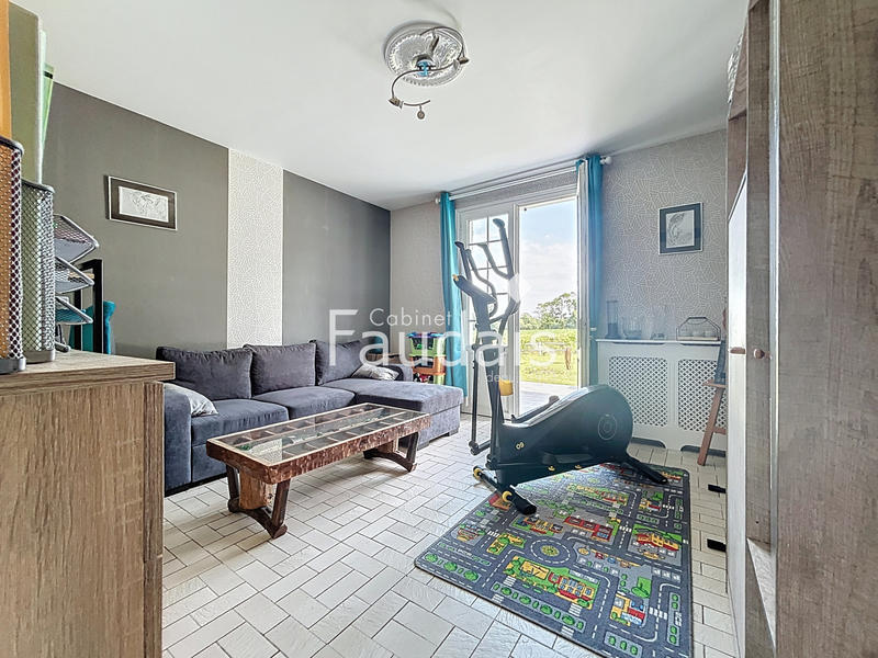 Maison - 233 m² - 10 pièces