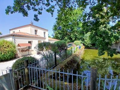 Maison - 130 m² - 4 pièces