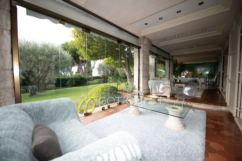 Maison en pierre - 297 m² - 8 pièces