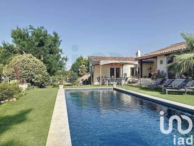 Maison - 250 m² - 10 pièces