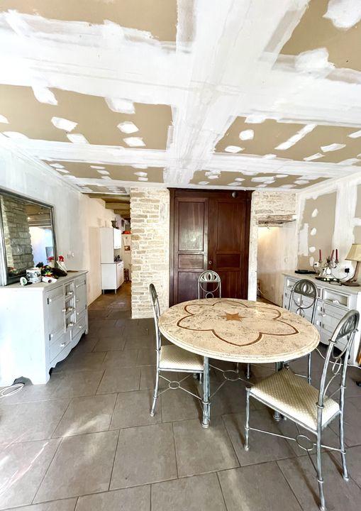 Maison ancienne - 130 m² - 3 pièces