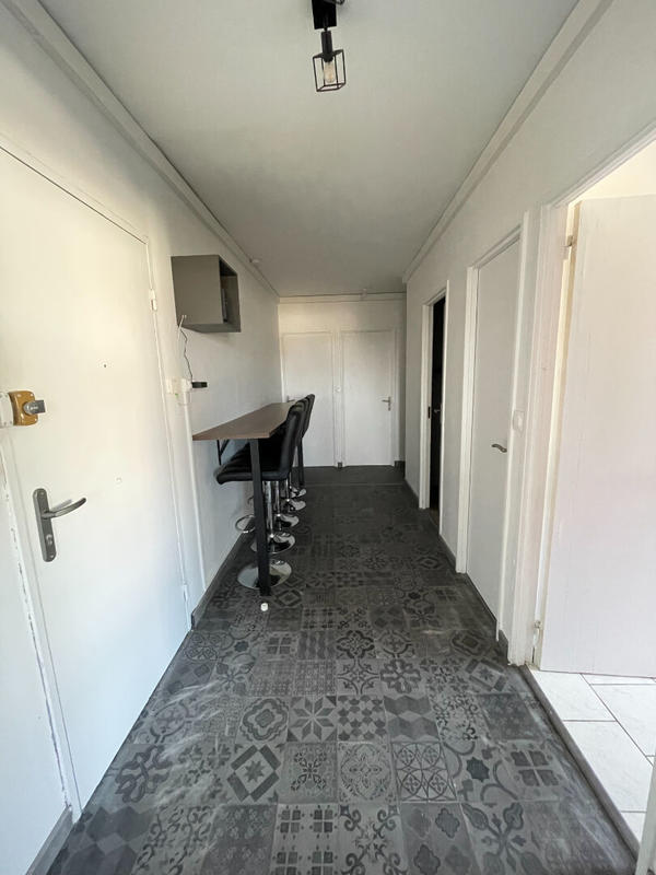 Appartement - 80 m² - 5 pièces