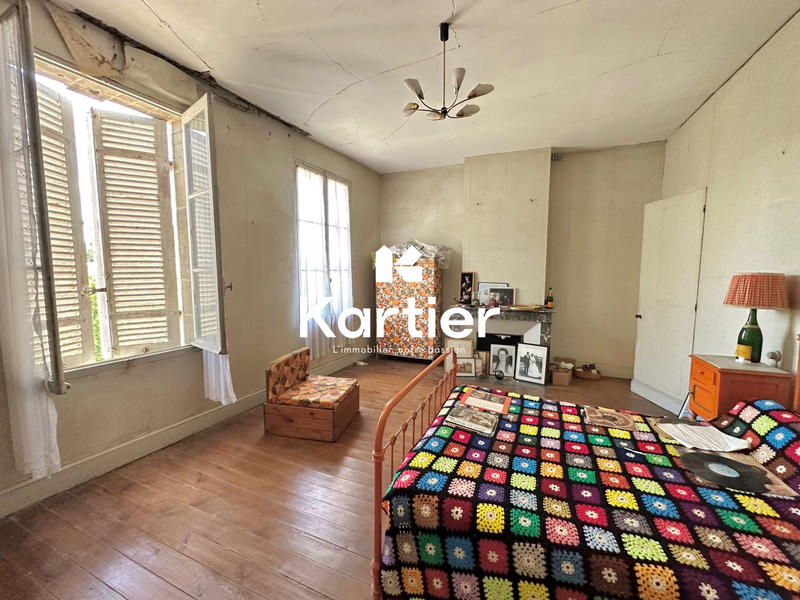 Maison ancienne - 800 m² - 12 pièces