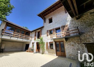Maison de village - 333 m² - 10 pièces