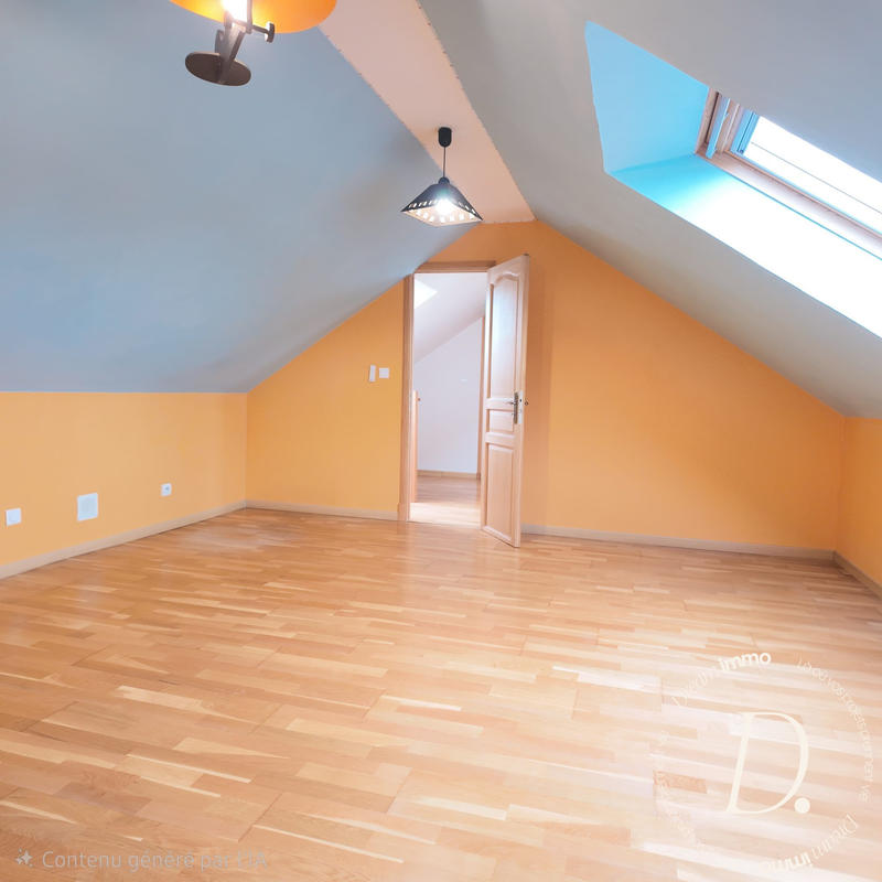 Maison traditionnelle - 109 m² - 6 pièces