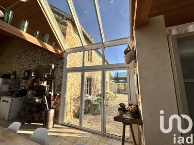 Maison - 277 m² - 8 pièces