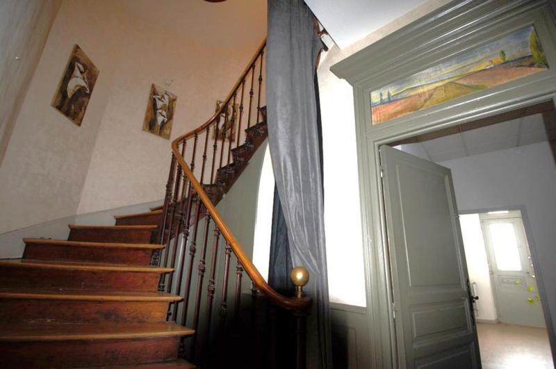 Demeure - 300 m² - 9 pièces