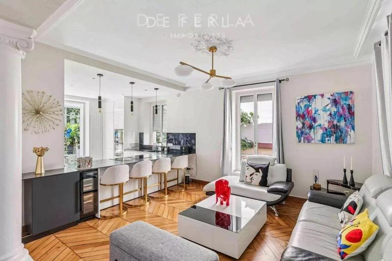 Demeure - 295 m² - 10 pièces