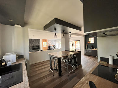 Maison - 179 m² - 5 pièces