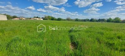 Terrain constructible - 870 m²