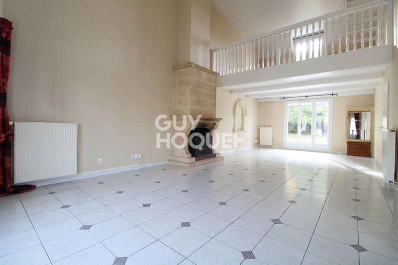 Maison - 202 m² - 7 pièces