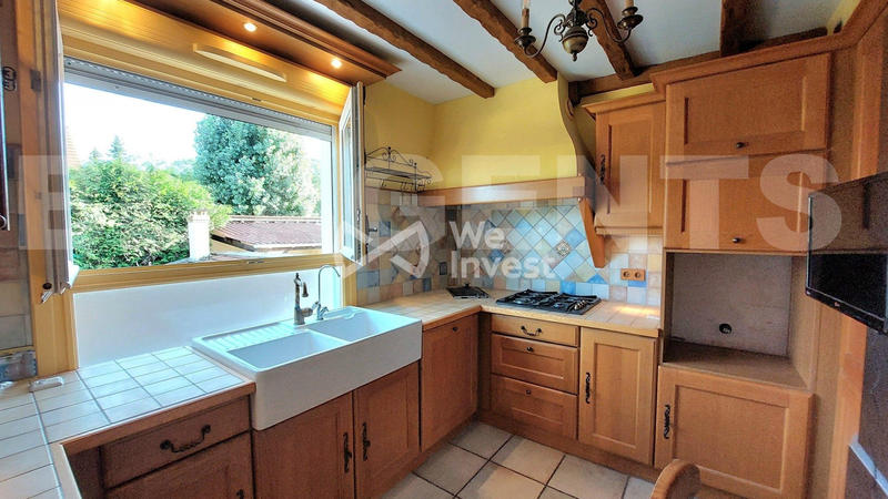 Maison - 295 m² - 9 pièces