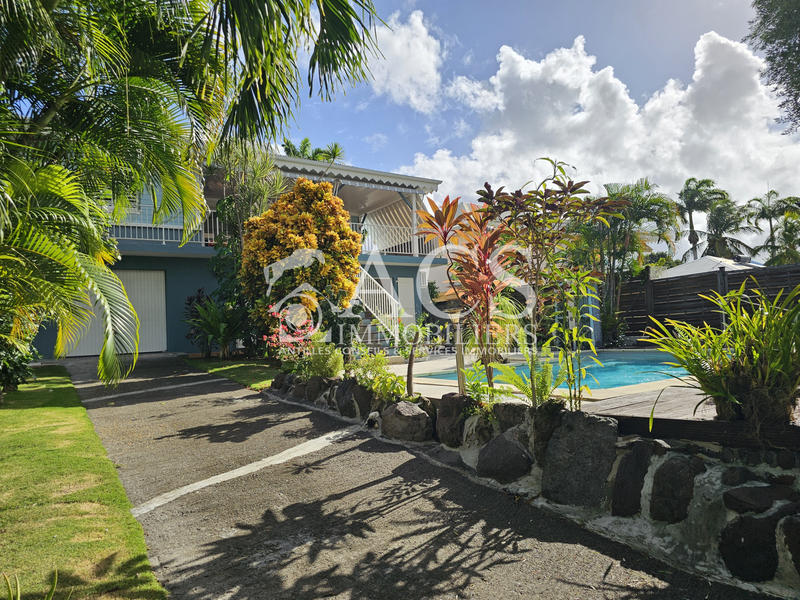 Maison - 141 m² - 5 pièces