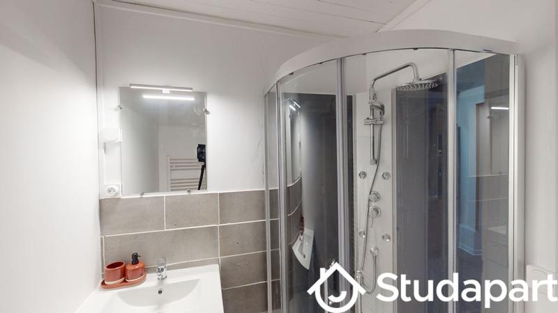 Chambre - 82 m² - 1 pièce