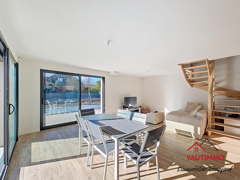 Maison - 104 m² - 5 pièces