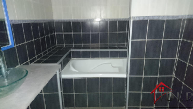 Maison - 233 m² - 11 pièces