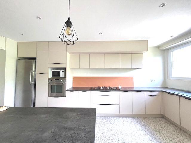 Immeuble - 213 m² - 8 pièces