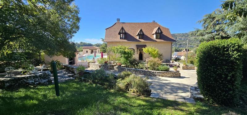 Maison - 175 m² - 8 pièces