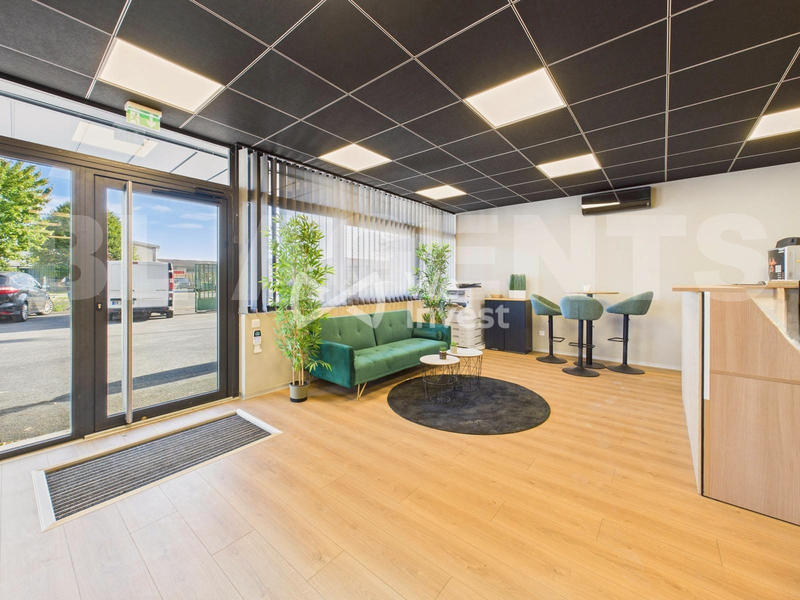 Local commercial - 1 468 m²