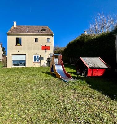 Maison - 120 m² - 7 pièces