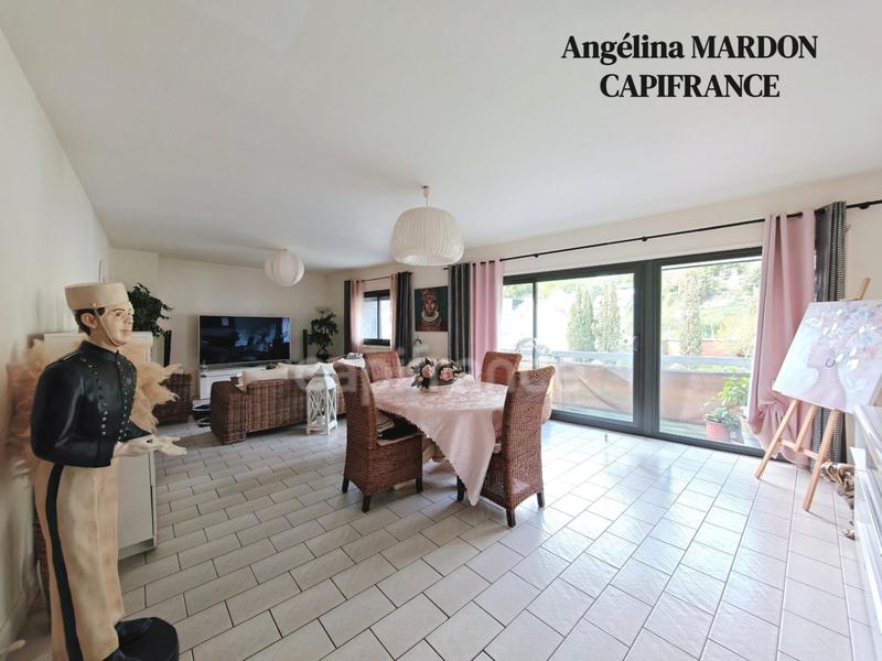 Appartement - 90 m² - 4 pièces