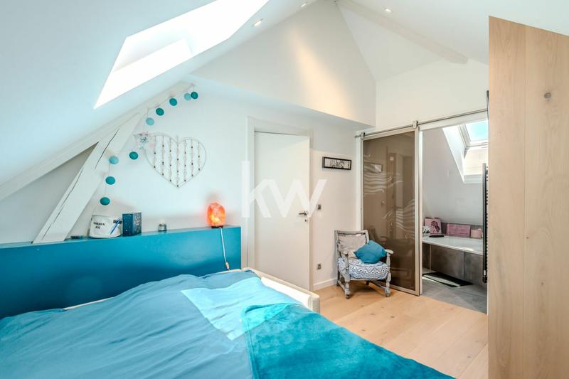 Maison - 262 m² - 8 pièces