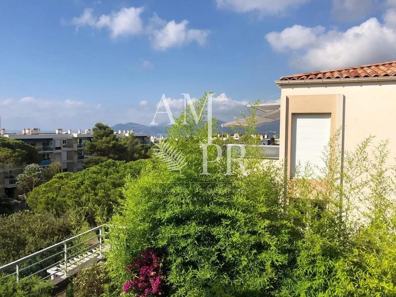 Appartement - 100 m² - 4 pièces