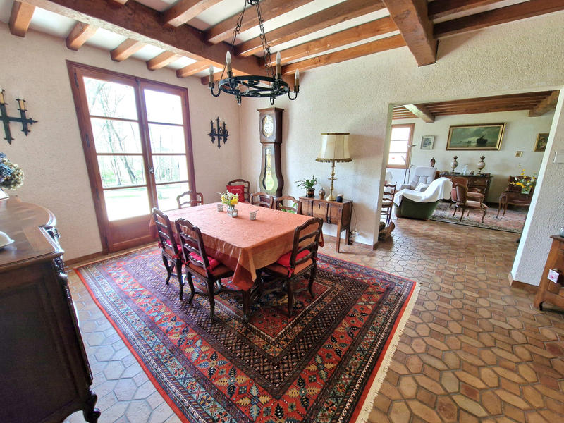 Maison - 300 m² - 10 pièces