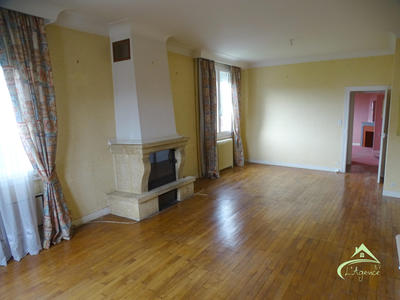 Maison traditionnelle - 302 m² - 8 pièces