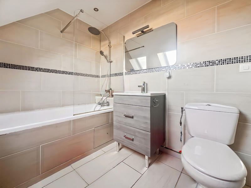 Maison - 95 m² - 5 pièces