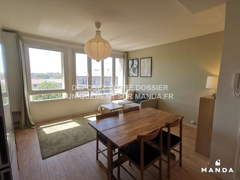 Chambre - 12 m² - 5 pièces