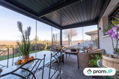 Maison - 260 m² - 7 pièces