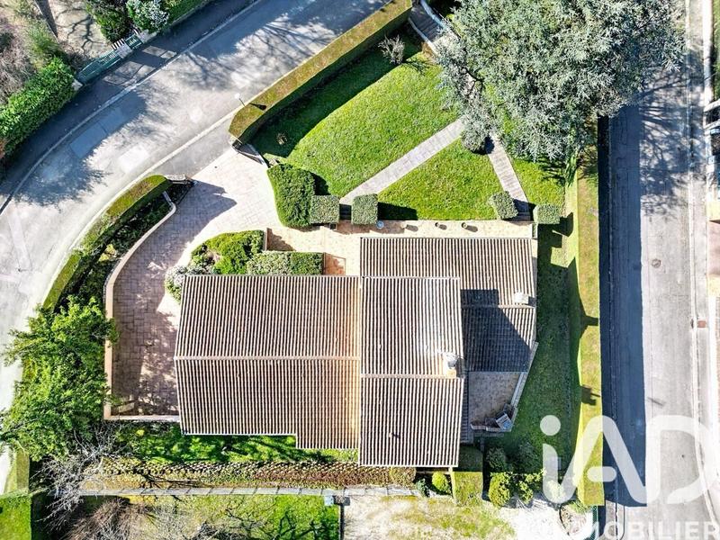 Maison - 180 m² - 5 pièces