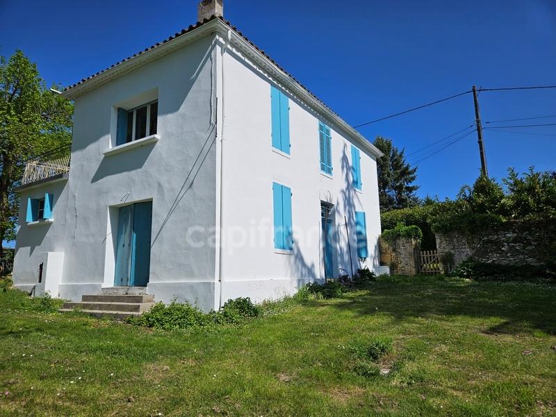 Maison - 370 m² - 11 pièces
